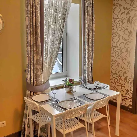 Luxury And Romance In Old Town Apartment *